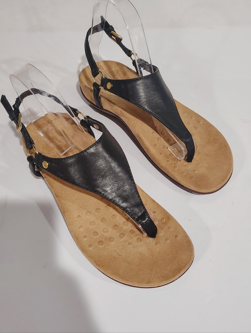 Vionic Black Leather Thong Sandals for Women - Sleek Summer Comfort Size 8